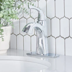 Moen Lindor Spot Resist Brushed Nickel 1-handle Single Hole/4-in Centerset WaterSense Bathroom Sink Faucet -Household Items 026508304433 16319513 1800x1800