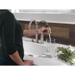 Lakeview Single-Handle Pull-Down Sprayer Kitchen Faucet With Soap Dispenser In Stainless -Household Items 4f462e1d3e7738da6541d41b9be42861 1800x1800
