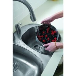 Simplice Single-Handle Pull-Down Sprayer Kitchen Faucet With DockNetik And Sweep Spray In Vibrant Stainless -Household Items fd8bd6c02225407e0b404738eb15fe94 1800x1800